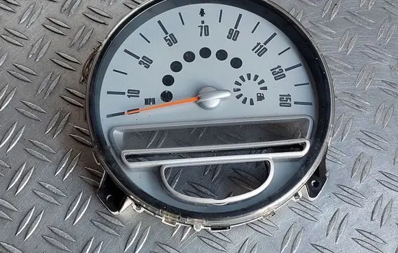 Mini One - Cooper Coupe R56 Tachometer 62116977077 9136196