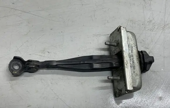 Opel Zafira C Rear door check strap stopper 20778752