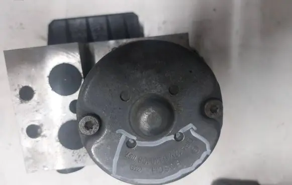 Audi A8 S8 D2 4D ABS Pump 0130108092