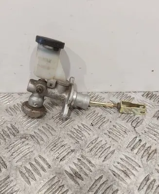 Nissan Navara D22 Master brake cylinder