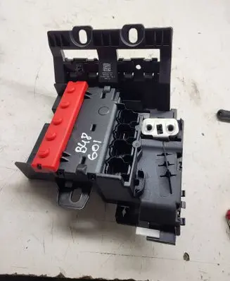 BMW X3 G01 Battery relay fuse 190056327012 P010021300
