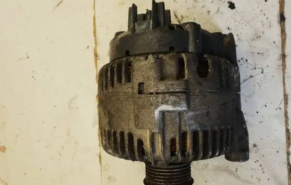 BMW 5 E60 E61 Generator/alternator 7797521 2543304A TG17C010