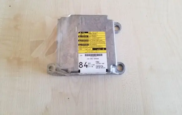 Toyota Avensis T250 Airbag control unit/module 215767102