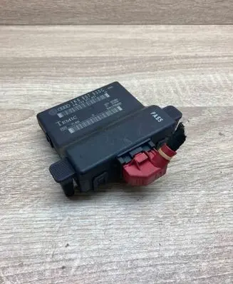 Volkswagen Golf V Gateway control module 1K0907530C