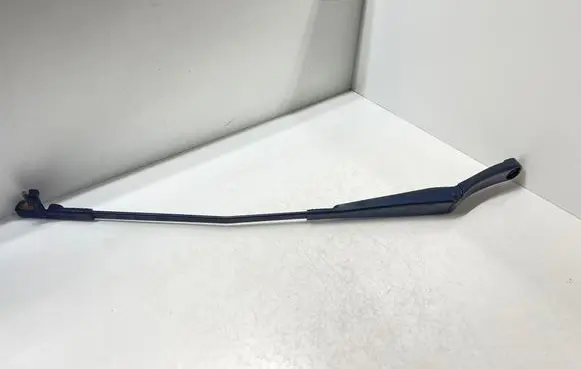 Front wiper blade arm