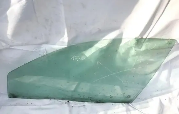 Volvo S80 Front door window glass four-door