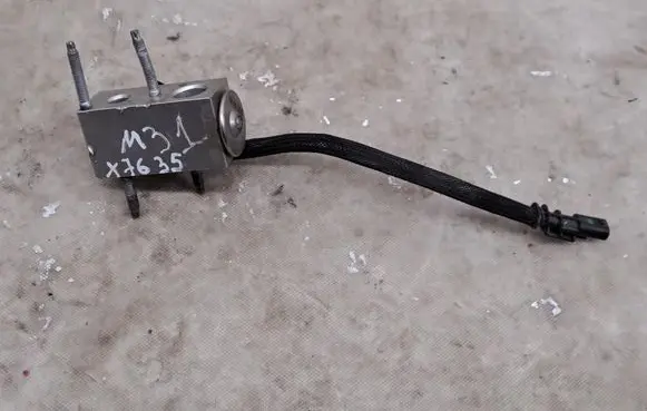 Opel Mokka B Air conditioning (A/C) expansion valve 