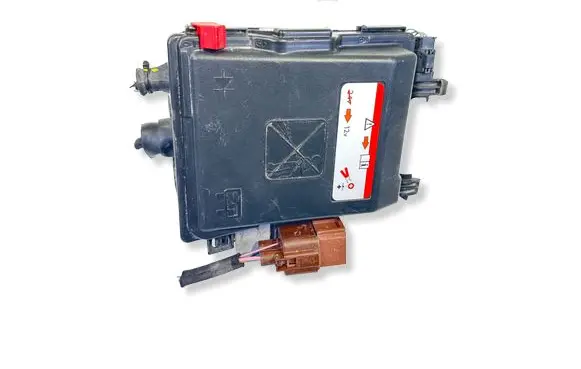 Peugeot 3008 II Fuse module 9810296180 40184307 BSMZ0301