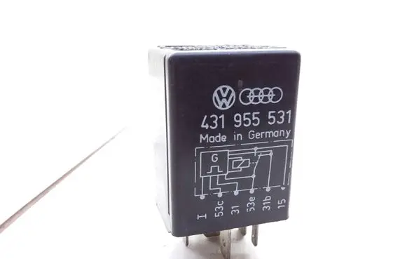 Audi 80 90 S2 B4 Hazard warning light relay 431955531