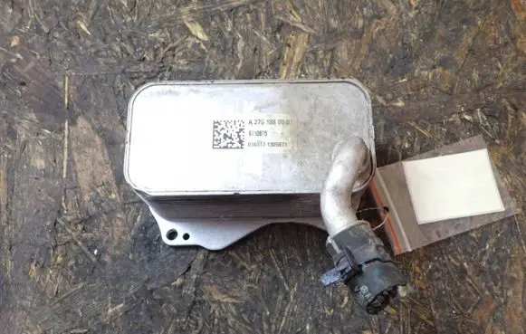 Mercedes-Benz GL X166 Engine oil radiator A2761880001 6710875 0103171305971