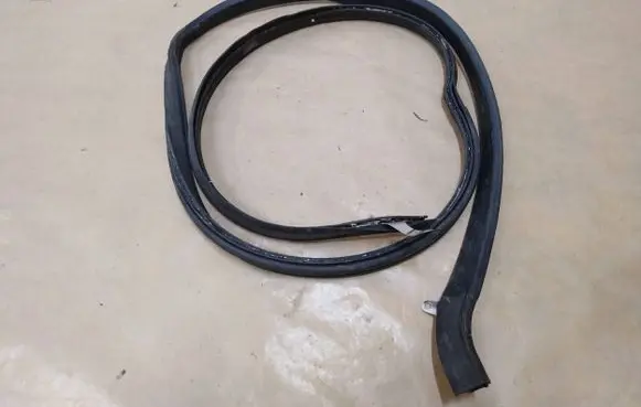 BMW Z4 E89 Front door rubber seal 7191264