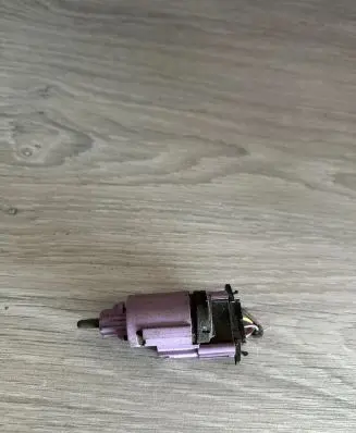 Volkswagen Golf V Brake pedal sensor switch 1J0945511D