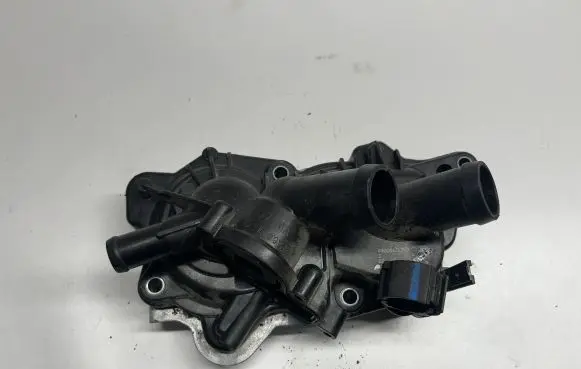 Volkswagen Jetta VII Water pump 04E121600BD
