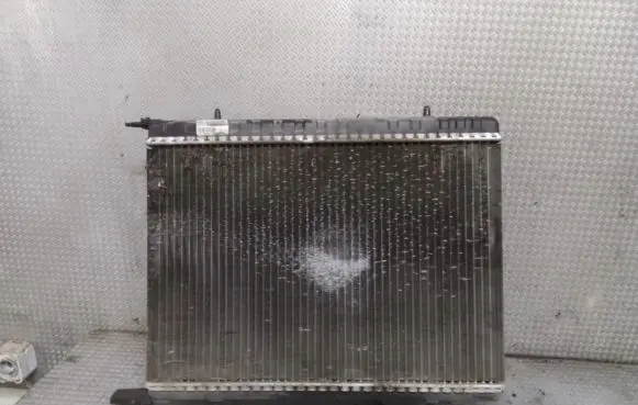Citroen C4 I Coolant radiator 9658536580