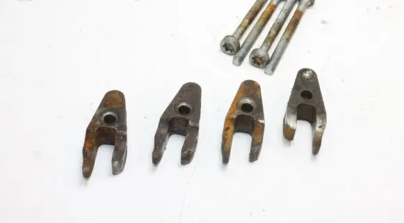 Mercedes-Benz A W176 Fuel Injector clamp holder