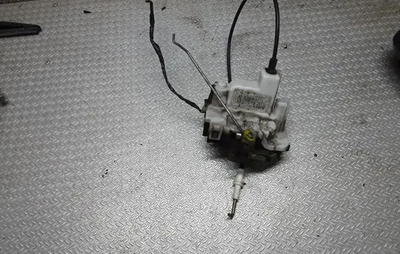 Fiat Panda II Front door lock