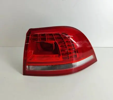 Volkswagen Touareg II Rear/tail lights 7P6945208