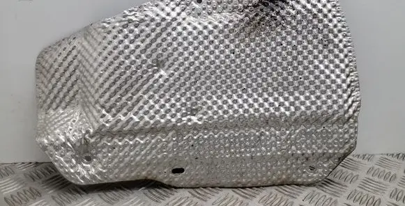 Volkswagen Touareg II Heat shield in engine bay 7P6825615