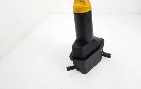 Power steering fluid tank/reservoir