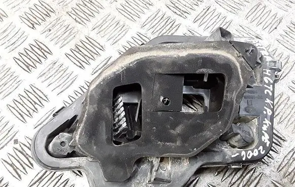 Opel Astra H Tail light bulb cover holder 16139100