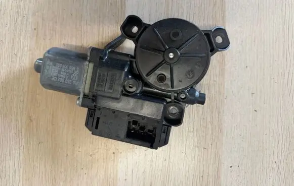 Volkswagen Polo V 6R Front door window regulator with motor 6R0959802CE