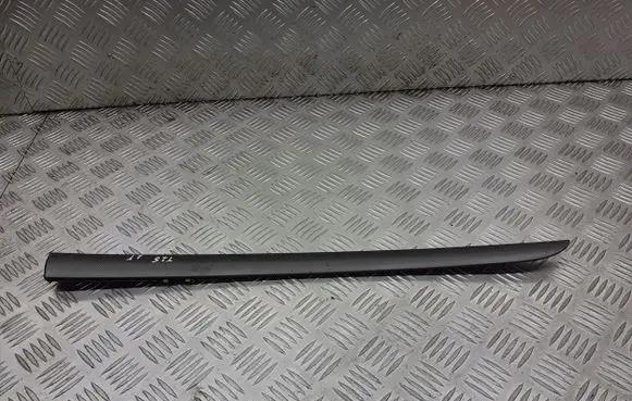Toyota Avensis T250 Front door handle cover 67722LH