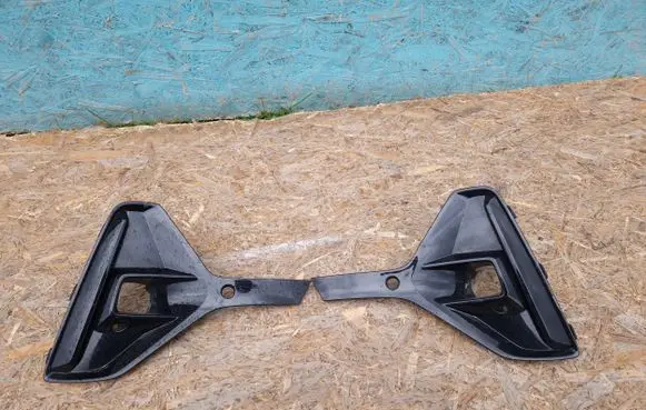 Opel Astra L Front bumper lower grill 9839194380