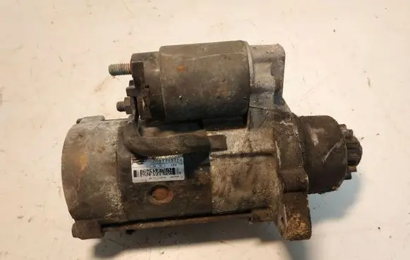 Nissan Almera N16 Starter motor 93300WD001 M008T71371