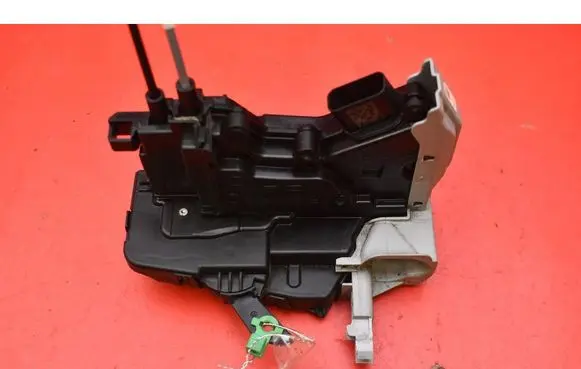 Hyundai Kona I Front door lock 81310J9000