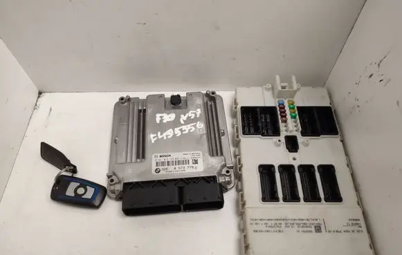BMW 3 F30 F35 F31 Engine control unit/module 8573779
