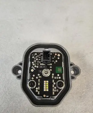 Volvo XC90 Headlight ballast module Xenon B105151