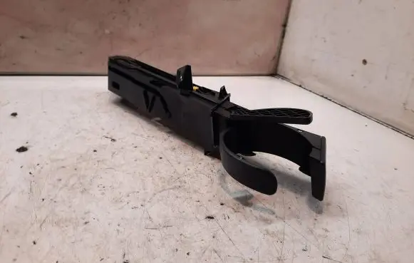 Ford Mondeo Mk III Cup holder 1S7113564