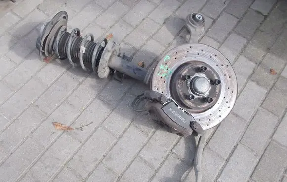 Mercedes-Benz E W212 Front wheel hub spindle knuckle ZWROTNICAMCPERSON