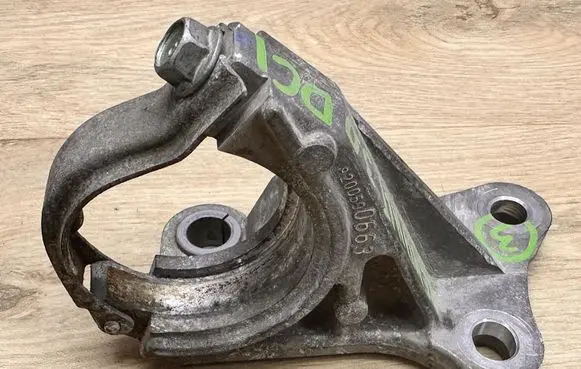 Renault Laguna III Driveshaft support bearing bracket 8200590663