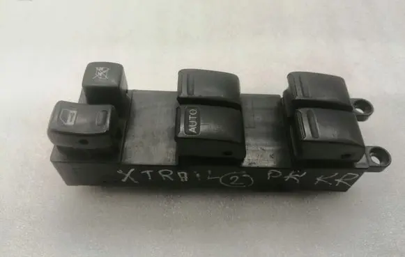 Nissan X-Trail T30 Electric window control switch 80960EQ300X