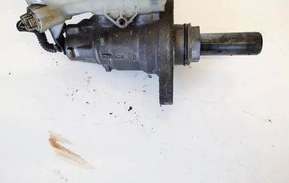 Lexus IS 220D-250-350 Master brake cylinder