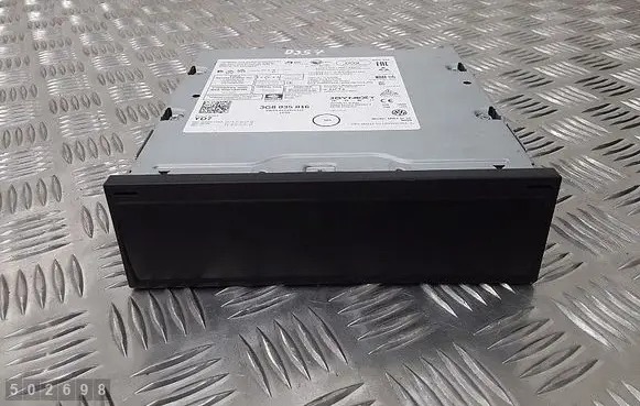 Radio/CD/DVD/GPS head unit