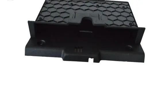 Toyota Yaris Glove box L1TBS060C20ACW