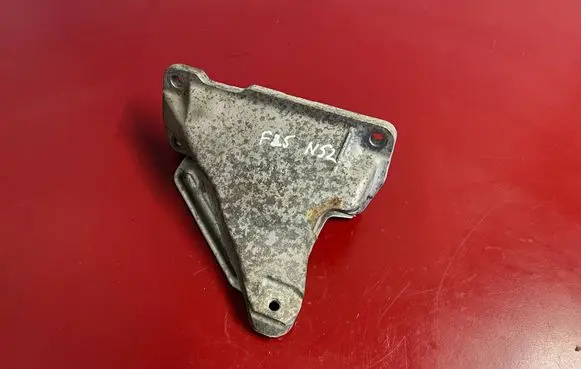 BMW X3 F25 Engine mounting bracket 6784828 22116784828