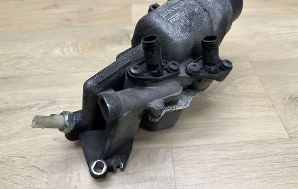Renault Master II Oil filter mounting bracket 8200709764