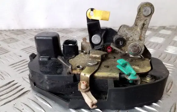 Jeep Grand Cherokee (WK) Front door lock
