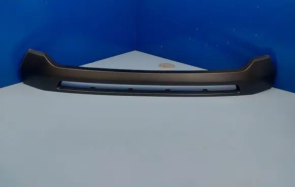 Front bumper splitter molding