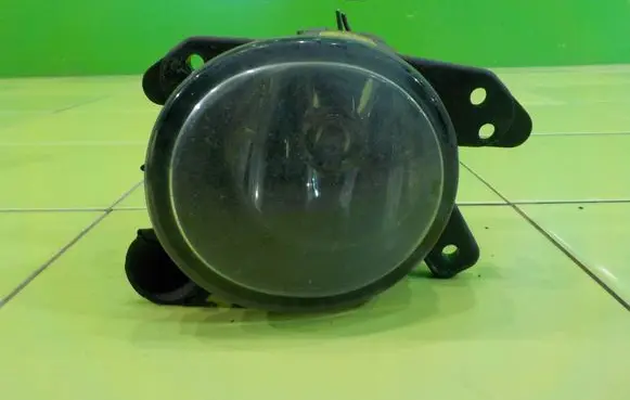 Mercedes-Benz C W204 Front fog light A2518200856 PRAWY