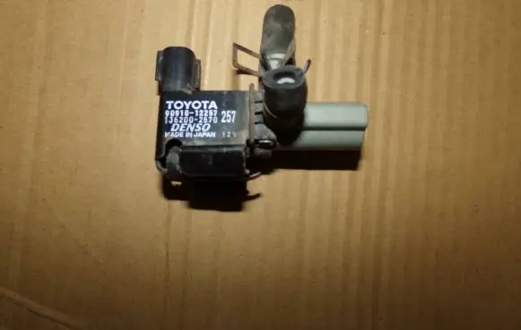 Toyota Corolla E120 E130 Turbo solenoid valve 90910-12257