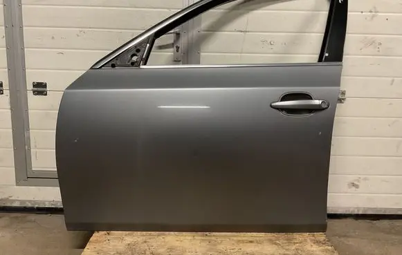 BMW 5 E60 E61 Front door