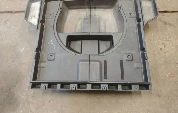 Chevrolet Cruze Spare wheel section trim 