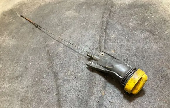 Nissan NV200 Oil level dip stick 8200722806