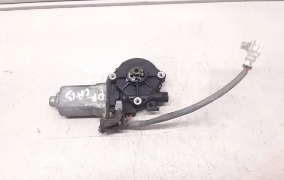 Lexus IS 200-300 Front door window regulator motor 8572053020 0621009840