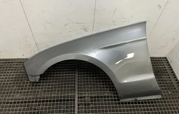 Ford Mustang V Fender AR3Z16006A