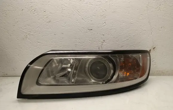 Volvo V50 Headlight/headlamp 31265694